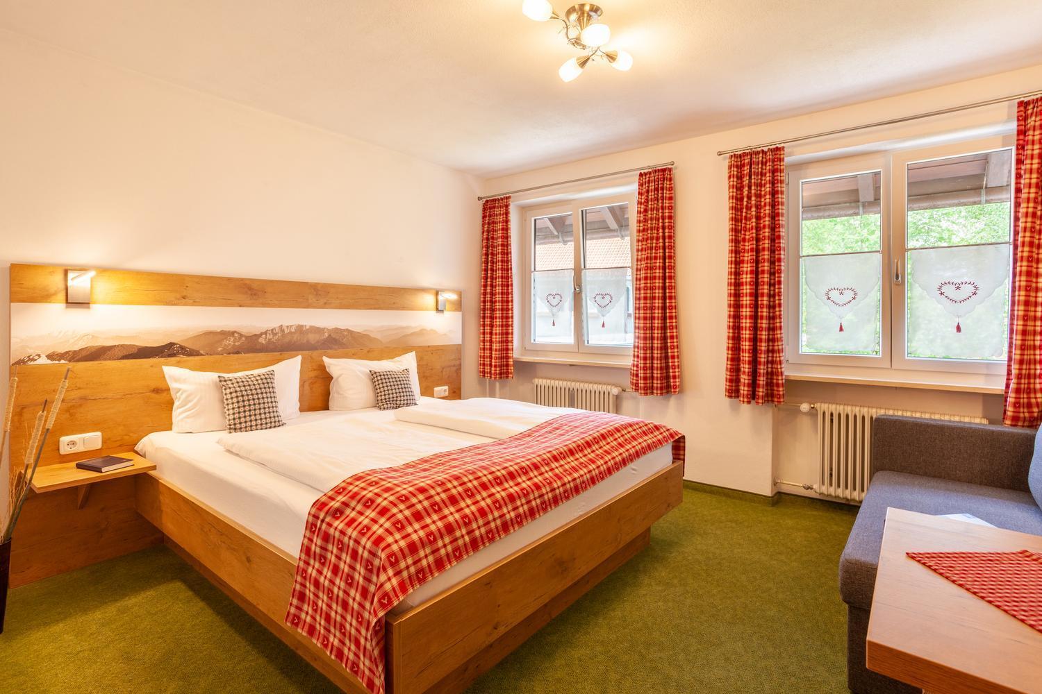 Lustiger Hirsch Hotel Akams ภายนอก รูปภาพ