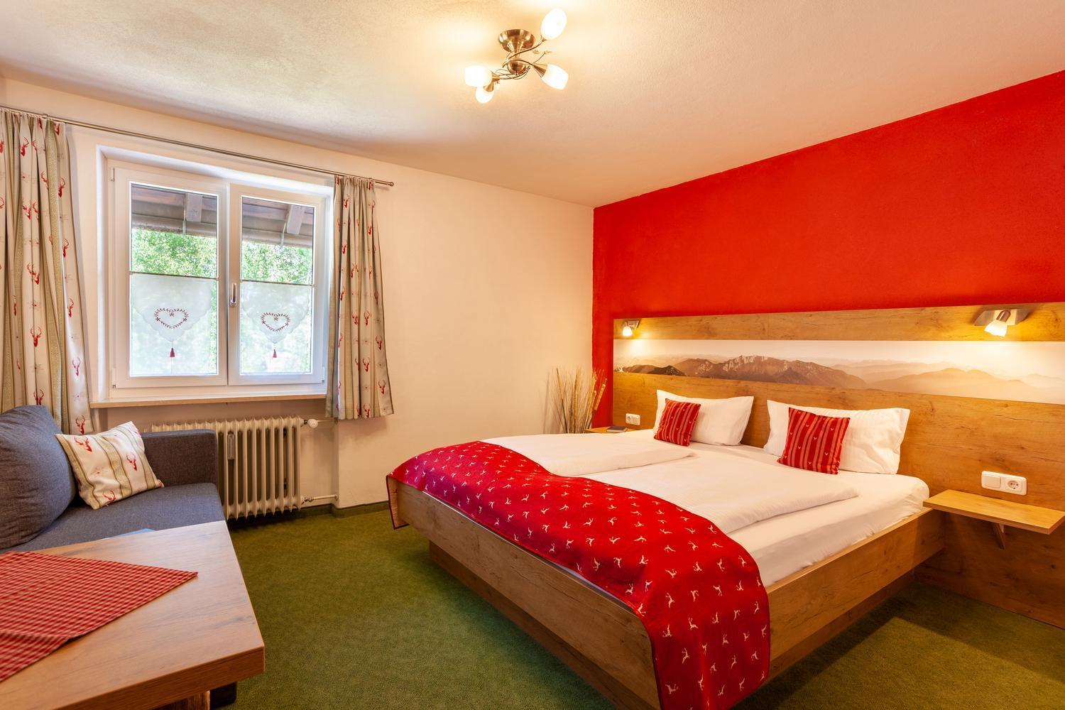 Lustiger Hirsch Hotel Akams ภายนอก รูปภาพ