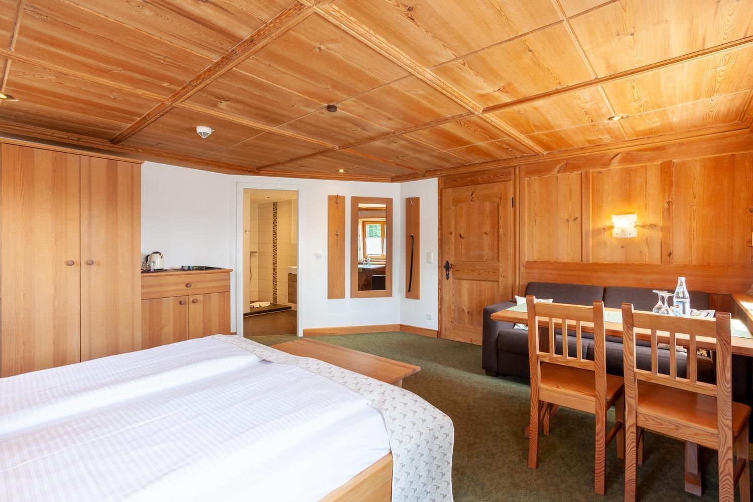 Lustiger Hirsch Hotel Akams ภายนอก รูปภาพ