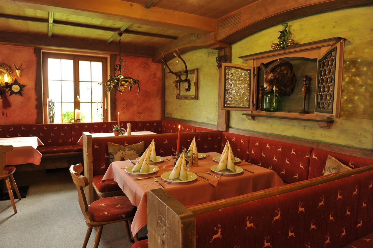 Lustiger Hirsch Hotel Akams ภายนอก รูปภาพ
