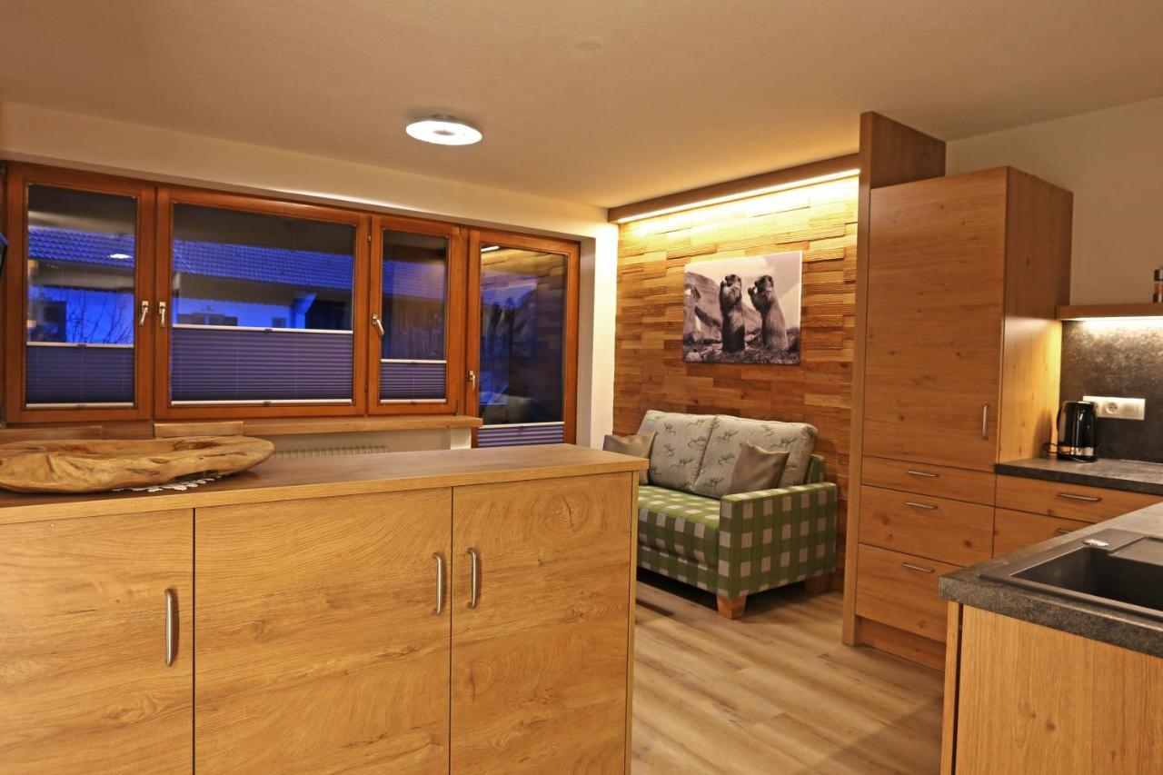 Lustiger Hirsch Hotel Akams ภายนอก รูปภาพ