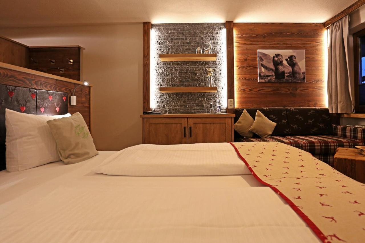 Lustiger Hirsch Hotel Akams ภายนอก รูปภาพ